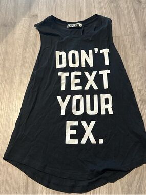 DON'T TEXT YOUR EX Black Graphic Muscle Tank